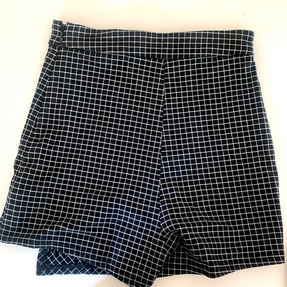 Garage Skort (XS) - Picture 2 of 4